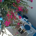 Semprou Πανσιόν Περίσσα